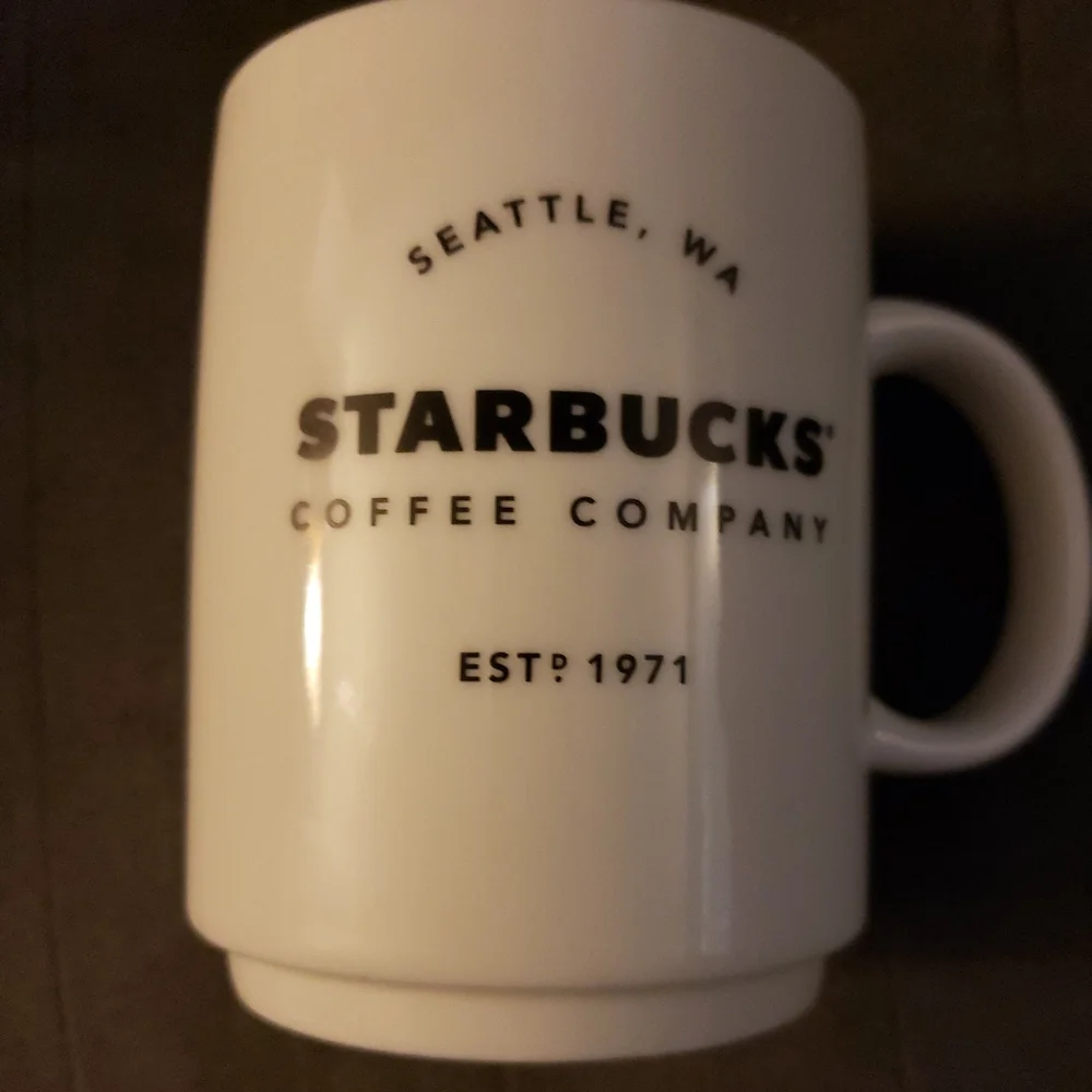 Starbucks Coffee Company EST 1971 Seattle WA  Coffee Mug 14 oz‎ 2018